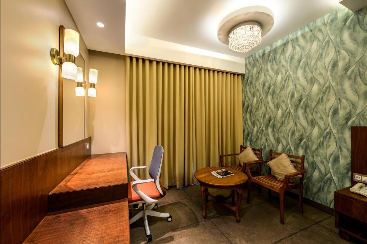 Sundex Hotel Танджавур Экстерьер фото