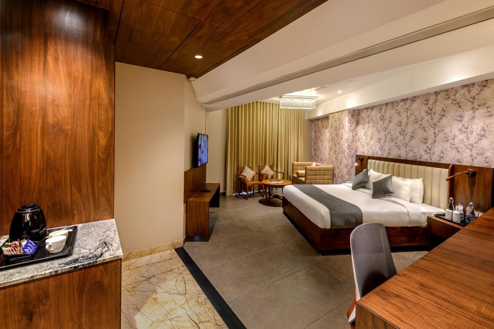 Sundex Hotel Танджавур Экстерьер фото